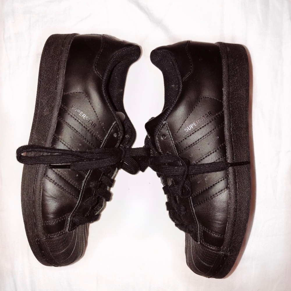 Black Adidas superstars
